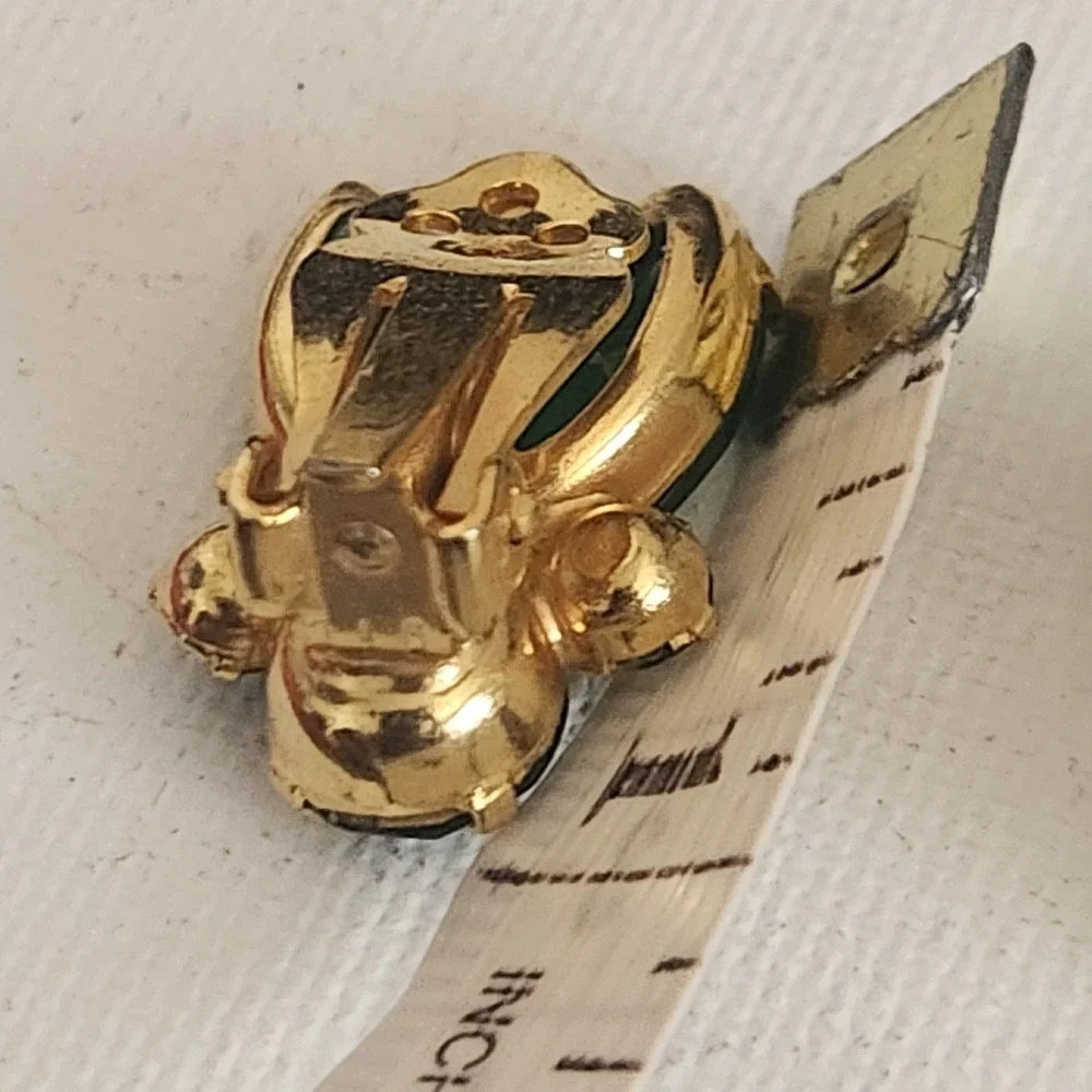 N/A vintage clip